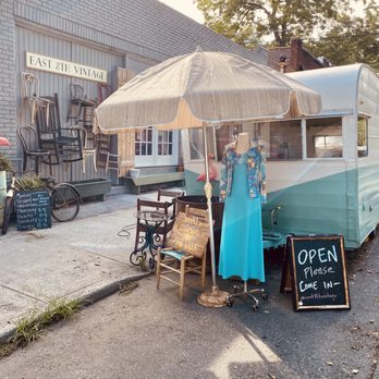 East 8th Vintage - Used, Vintage & Consignment Near Me - Charlotte, North Carolina East 8th Vintage - Used, Vintage & Consignment Near Me - Charlotte, North Carolina