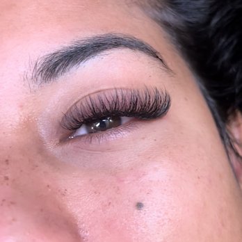 Fede Beauty - Natural Volume lash extensions - Eyebrow Services Near Me - Vernon Hills, Illinois