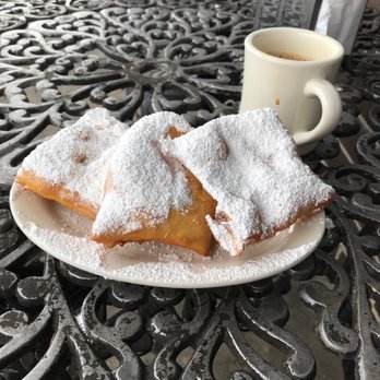 Coffee Call - Beignets with cafe - Cafes Near Me - Baton Rouge, Louisiana