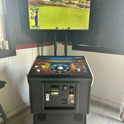 Crow’s Nest Tavern - Golden tee