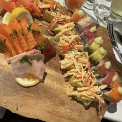 Stingers Bar & Grill - Sashimi, Ocean roll, Brazilian roll