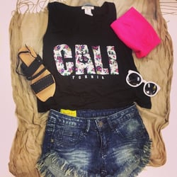Pinetree - Stay cool in the warm Cali sun in this refreshing outfit!