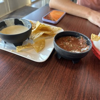 Tony’s Tacos - Chips, queso, and salsa - Mexican Near Me - Belleville, Illinois Tony’s Tacos - Chips, queso, and salsa - Mexican Near Me - Belleville, Illinois