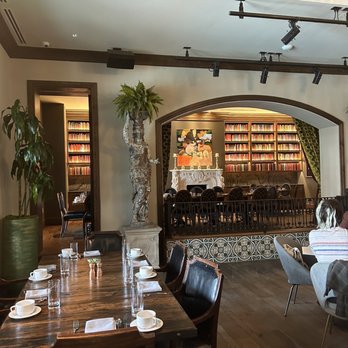 Group Therapy - Interior dining area - Wine Bars Near Me - Austin, Texas Group Therapy - Interior dining area - Wine Bars Near Me - Austin, Texas
