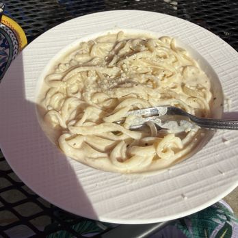 La Famiglia - Alfredo Butter Pasta - Italian Near Me - Huntington, West Virginia La Famiglia - Alfredo Butter Pasta - Italian Near Me - Huntington, West Virginia