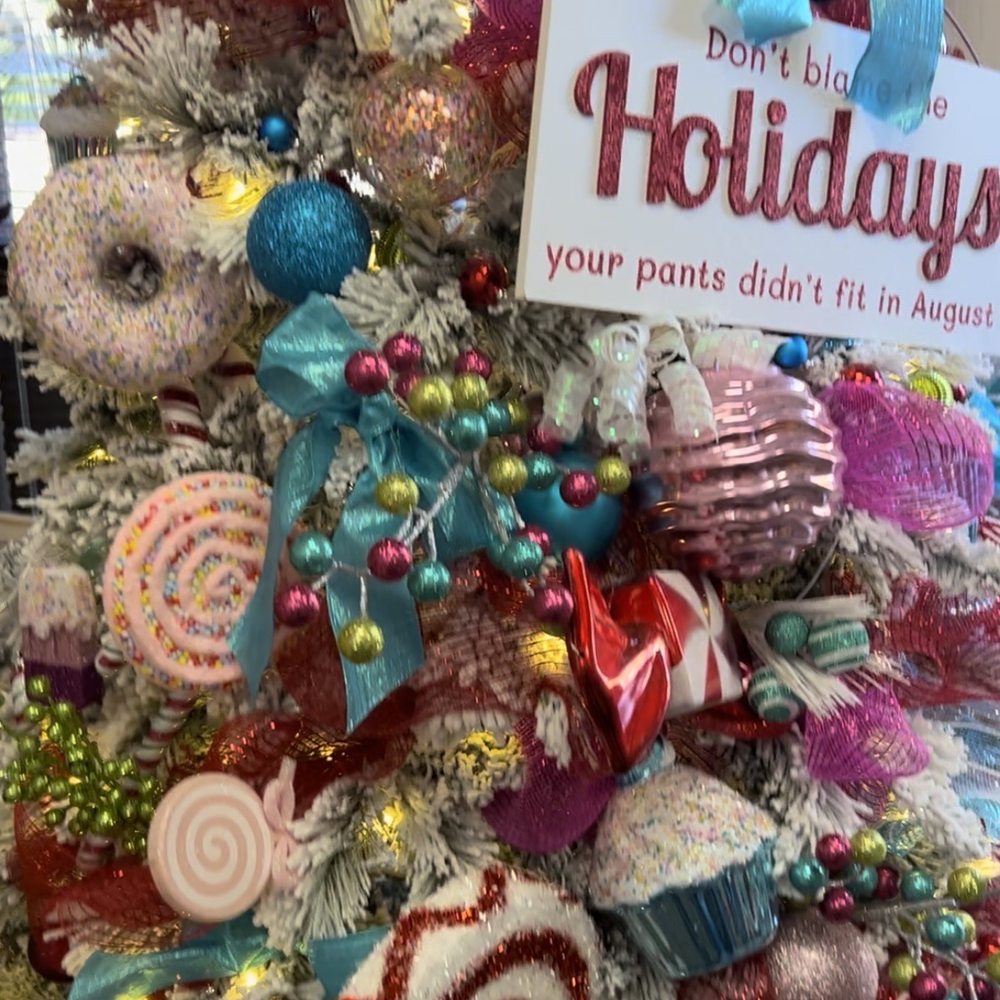 T & T Design - Holiday Decorating Services Near Me T & T Design - Holiday Decorating Services Near Me