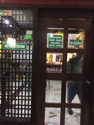 Aling Taleng's Halo-Halo by null