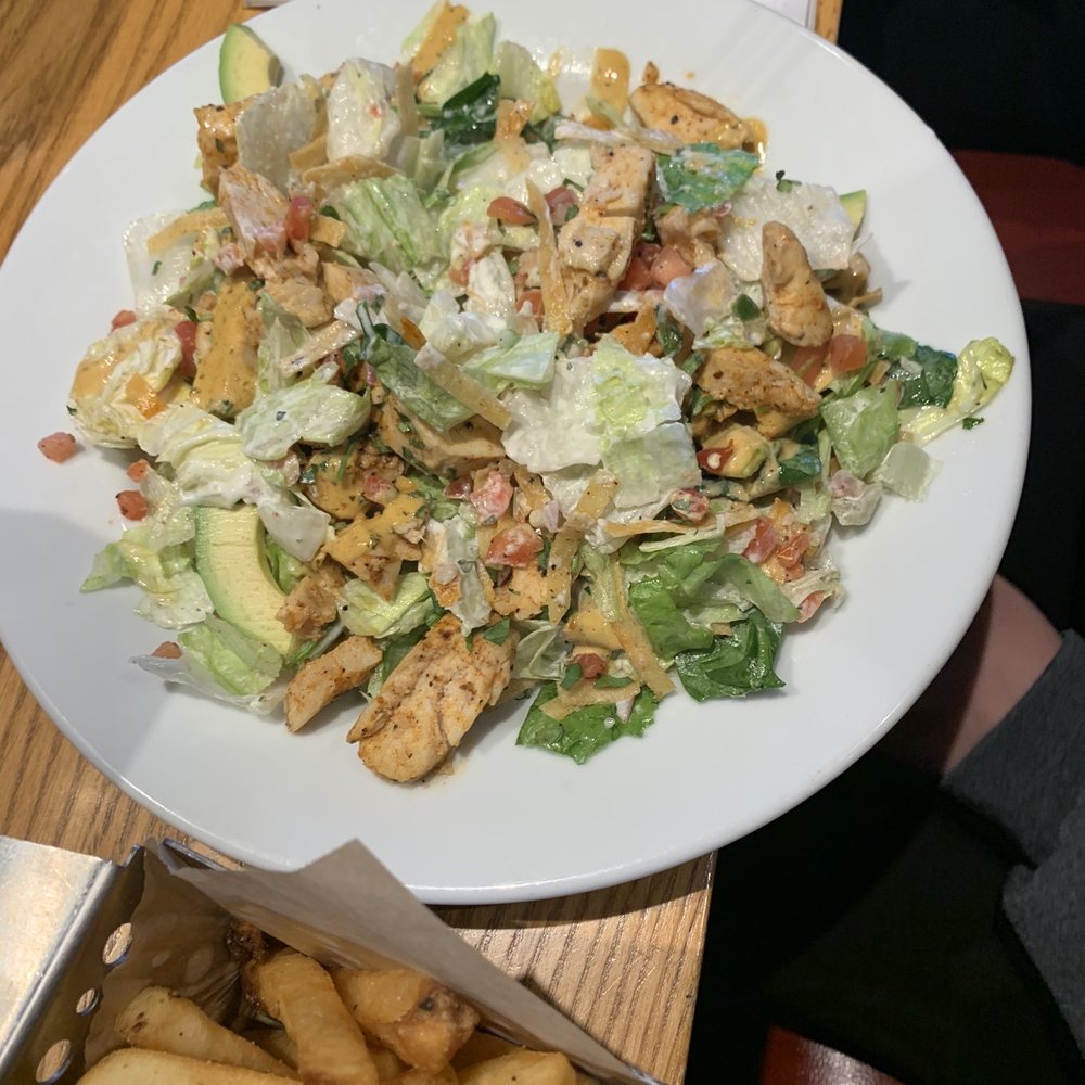 Chili's - Santa Fe Grilled Chicken Salad - Bars Near Me - Cincinnati, Ohio Chili's - Santa Fe Grilled Chicken Salad - Bars Near Me - Cincinnati, Ohio