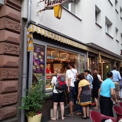 Eiscafé Venezia - Viel los, wie immer...