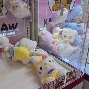 Kako Claw - Cute sanrio plush - Arcades Near Me - Fairfax, Virginia
