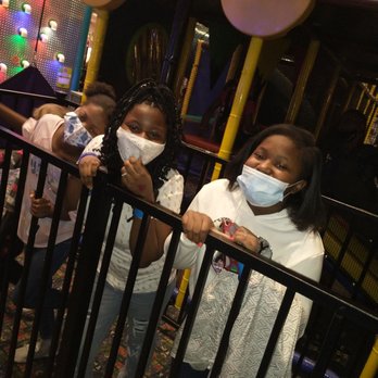 Gizmos Fun Factory - Arcades Near Me - Orland Park, Illinois