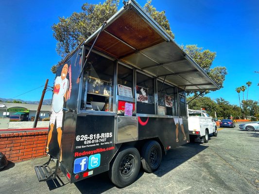 Rodney's Ribs Food Truck by null