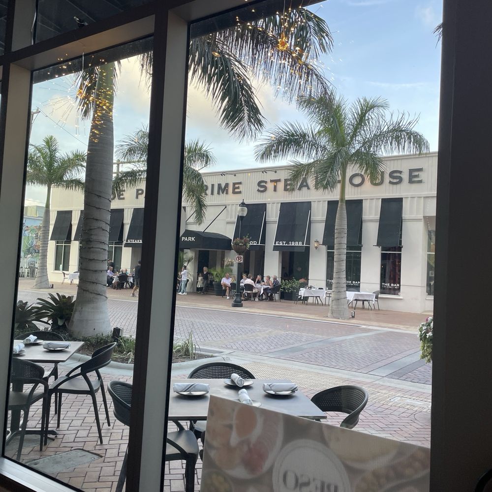 Beso - Cocktail Bars Near Me - Sarasota, Florida