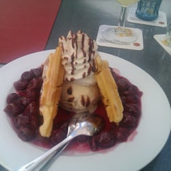 3 Gänge, Kartoffelsuppe, Endiven mit Stampfkartoffeln "untereinander" und Blutwurst/Pothas, Dessert