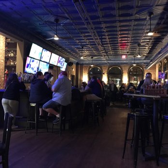 Smoke Justis - Friday night. It's cold and rainy outside but this place seems to have just under a full house - Bars Near Me - Covington, Kentucky Smoke Justis - Friday night. It's cold and rainy outside but this place seems to have just under a full house - Bars Near Me - Covington, Kentucky