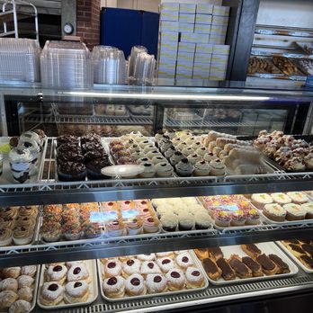 Brooklyn Baking - Cupcakes cannolis and everything heavenly - Donuts Near Me - Waterbury, Connecticut Brooklyn Baking - Cupcakes cannolis and everything heavenly - Donuts Near Me - Waterbury, Connecticut