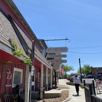 Curiosity Shop - Antiques Near Me - Warsaw, Missouri Curiosity Shop - Antiques Near Me - Warsaw, Missouri