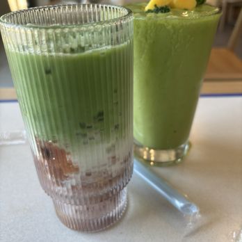 Soul Good - Strawberry Matcha & Greenlight, overflowing with goodness! - Breakfast & Brunch Near Me - Palm Beach Gardens, Florida Soul Good - Strawberry Matcha & Greenlight, overflowing with goodness! - Breakfast & Brunch Near Me - Palm Beach Gardens, Florida