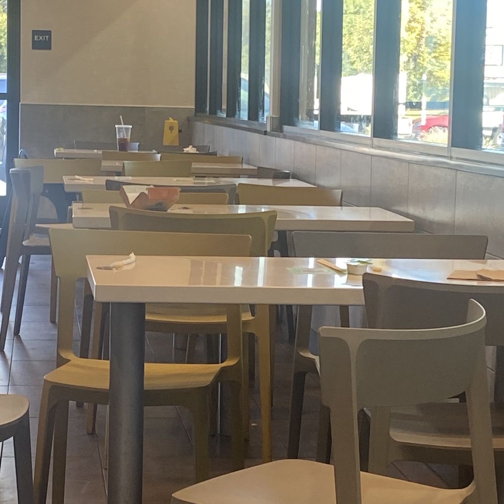 McDonalds - Filthy tables - Burgers Near Me - Reedley, California McDonalds - Filthy tables - Burgers Near Me - Reedley, California