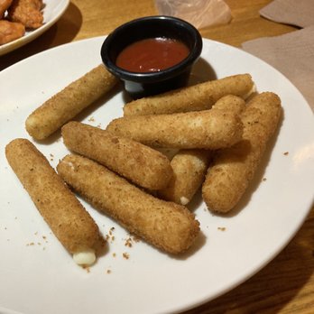 Applebee's Grill + Bar - Mozzarella Sticks - American Near Me - Hackensack, New Jersey