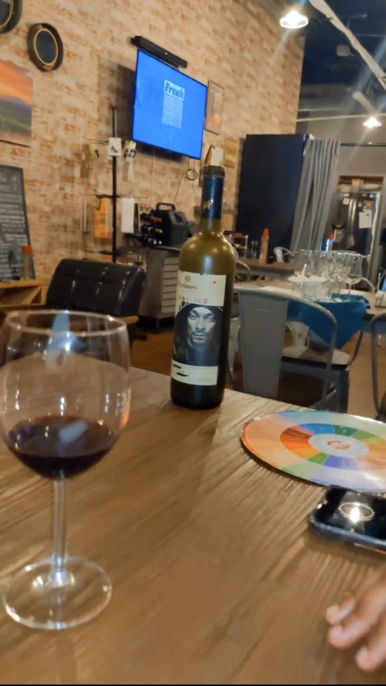 DIVINO TASTING ROOM, EATERY & LOUNGE Updated October 2024 30 Photos