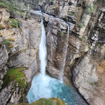 Johnston Canyon & Ink Pots - Hiking Near Me - Banff, Alberta