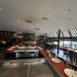 Arashiyama Japanese Sushi & Steakhouse - Interior