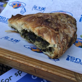 Gyro World Astoria - Spinach pie Been sitting under the heat lamp for hours - Mediterranean Near Me - Astoria, New York