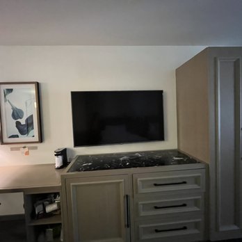 Hyatt Place Santa Barbara - Hotels Near Me - Santa Barbara, California