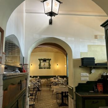 La Pratolina - View of the dining area - Pizza Near Me - Roma, 62 La Pratolina - View of the dining area - Pizza Near Me - Roma, 62