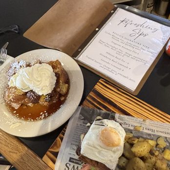 Bella's Cafe - fig, French toast - Breakfast & Brunch Near Me - New Haven, Connecticut