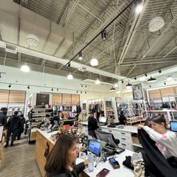 Roots - Mapleview Centre