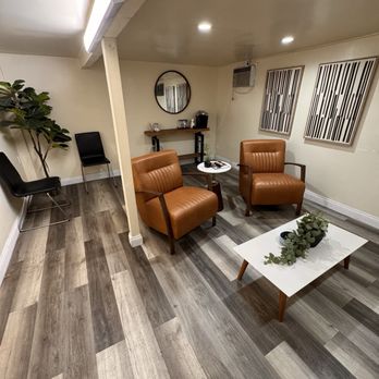 Lomita Smog - Waiting room - Smog Check Stations Near Me - Lomita, California