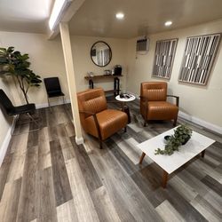 Lomita Smog - Waiting room