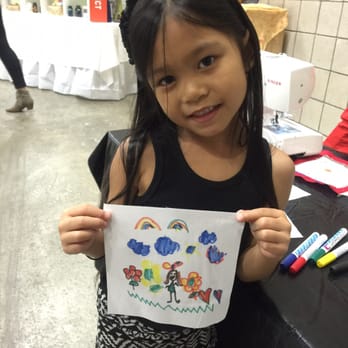 The Mom Made Market - Creating art for a blanket - Festivals Near Me - Honolulu, Hawaii