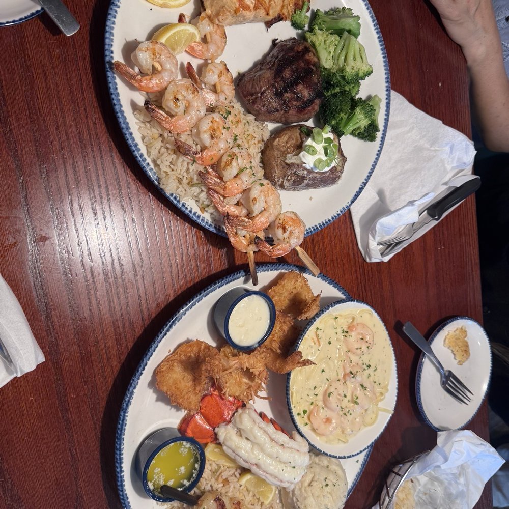 Red Lobster - Admiral's Feast - Seafood Near Me - Appleton, Wisconsin Red Lobster - Admiral's Feast - Seafood Near Me - Appleton, Wisconsin