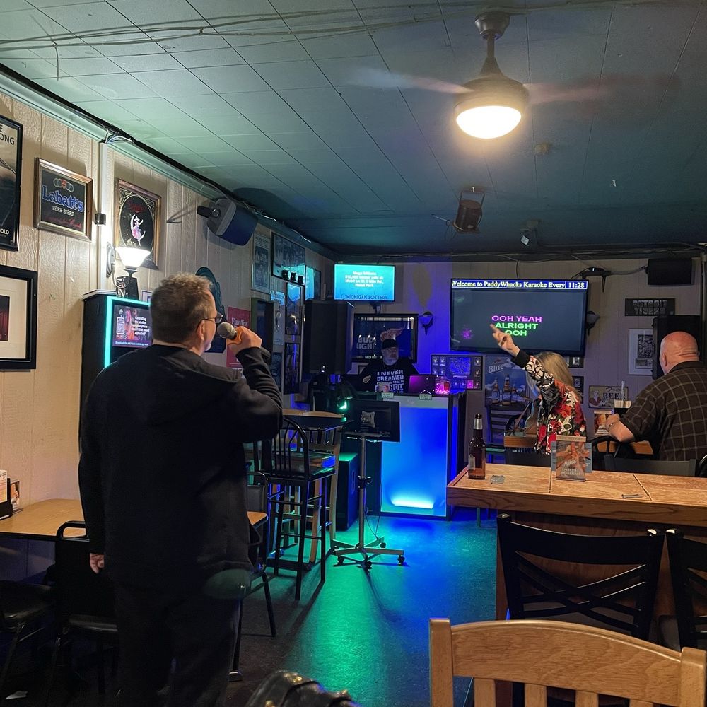 Paddy Whacks Pub - Frank the Tank singing Billy Joel - Lounges Near Me - Fraser, Michigan