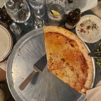 Bella Vita - Cheese pizza - Italian Near Me - Johnson City, Tennessee