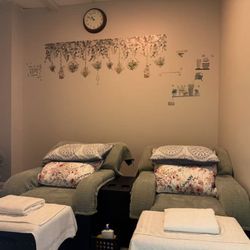 Sun Massage - Our new renovation is finally complete!
Thank you all for your support -- I truly hope you'll love the refreshed space.