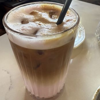 Arden Restaurant - Rose Vanilla Latte - Breakfast & Brunch Near Me - West Hollywood, California
