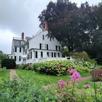 Ropes Mansion - Ropes Mansion view from the garden. - Landmarks & Historical Buildings Near Me - Salem, Massachusetts