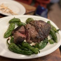 El Mesón del Champiñón - Sirloin and grilled green peppers