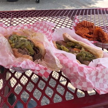 Matt & Mo's - Italian Beef, Italian Sausage, Sweet Potato Fries - Food Trucks Near Me - Hazel Park, Michigan