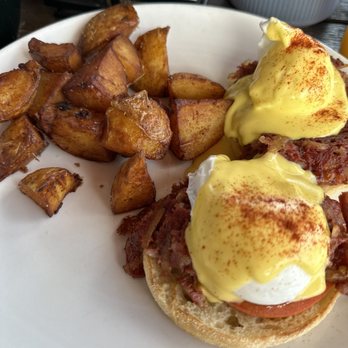 Kihei Caffe Lahaina - Amazing Irish Benedict!! Corned beef was plentiful and delicious!! - Breakfast & Brunch Near Me - Lahaina, Hawaii Kihei Caffe Lahaina - Amazing Irish Benedict!! Corned beef was plentiful and delicious!! - Breakfast & Brunch Near Me - Lahaina, Hawaii