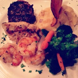 Piggy's Restaurant - Steak combo