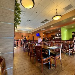 T Jin's China Diner - Seating area