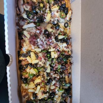 Slim and Husky's Pizza - Special tea chicken and bacon with    peppers olives pineapples jalapenos regular cheese - Pizza Near Me - Memphis, Tennessee