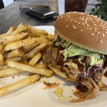 uniQue bite eatery - Smoked Pulled Pork Sand - New American Near Me - Indio, California uniQue bite eatery - Smoked Pulled Pork Sand - New American Near Me - Indio, California