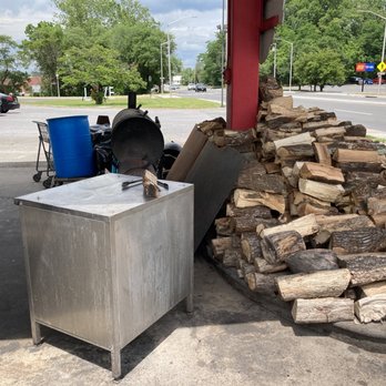 PaveMint Taphouse and Grill - Smoker - Bars Near Me - Front Royal, Virginia