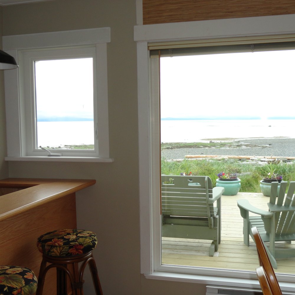 Seaside Cottage - Hotels Near Me - Campbell River, British Columbia Seaside Cottage - Hotels Near Me - Campbell River, British Columbia